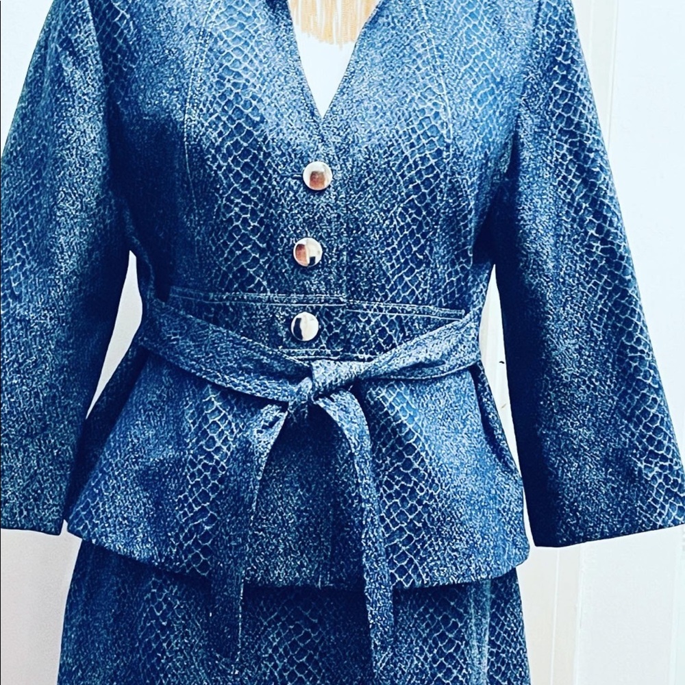 Isabella Women’s Skirt Suit